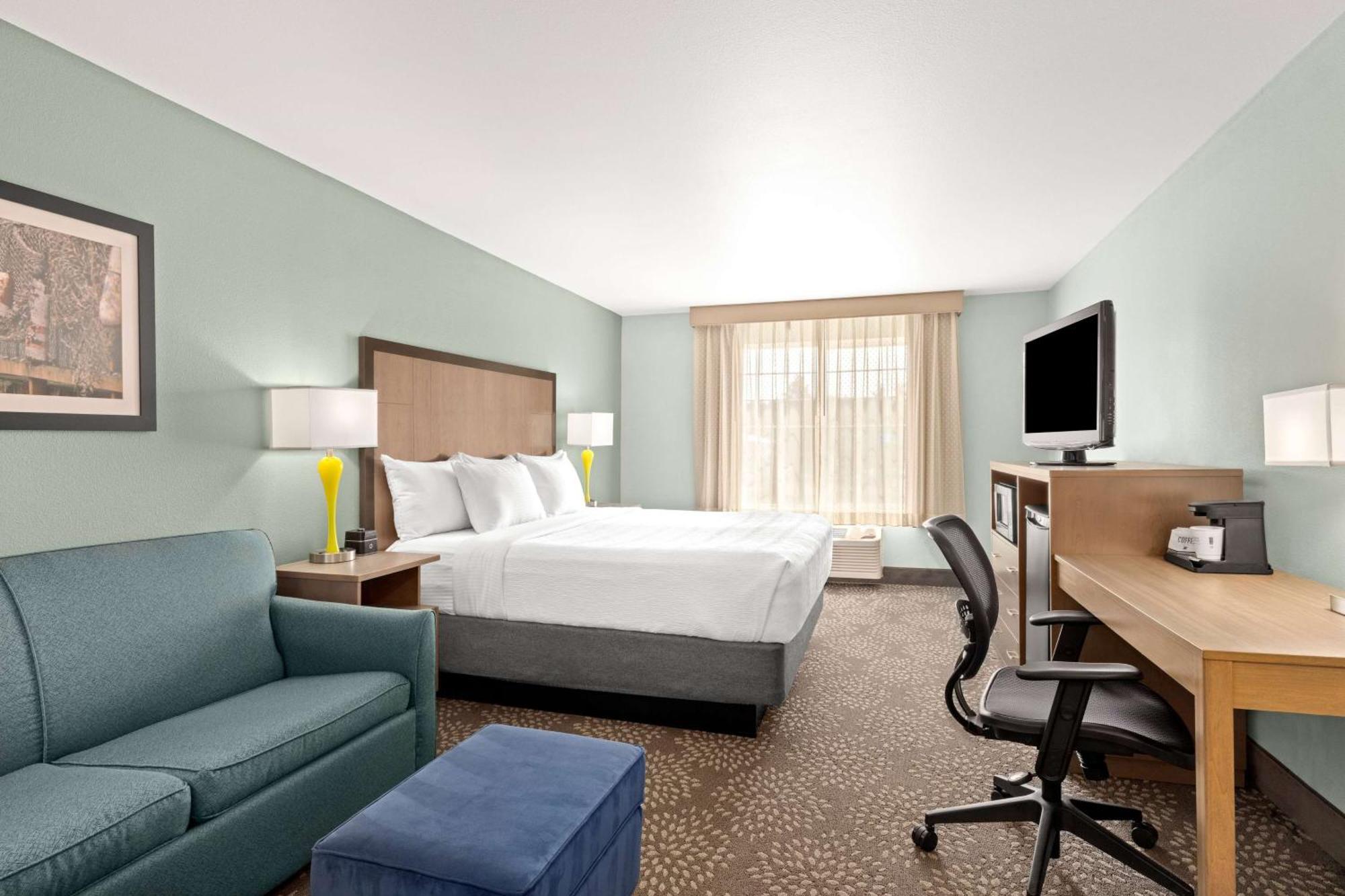 Hotel La Quinta By Wyndham 3*