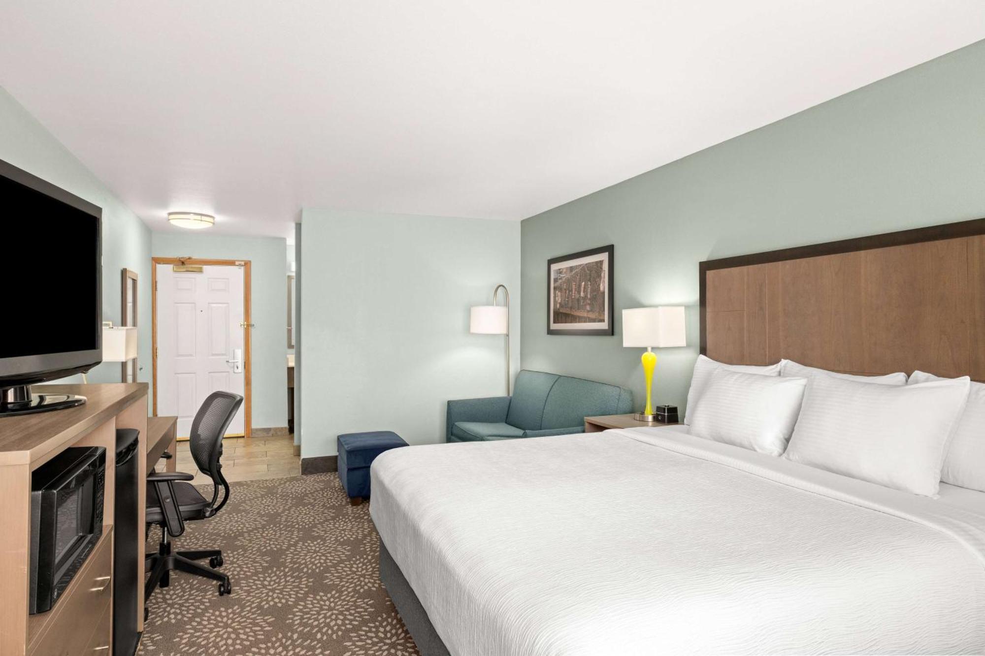 La Quinta By Wyndham Hotel